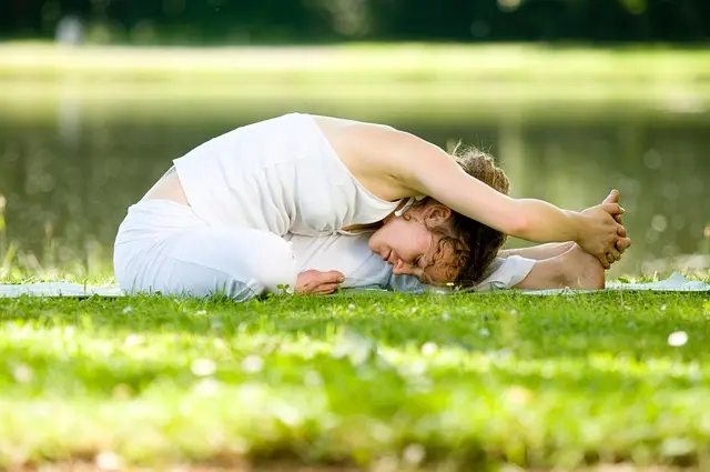 Les Bienfaits du Yoga Accessibles à Tous