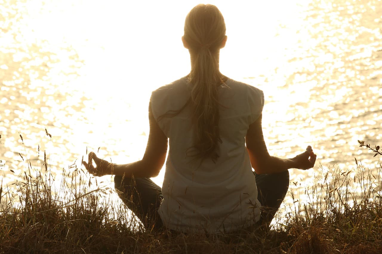 Comment la méditation peut faciliter la relaxation pour tous